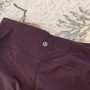 LULU LEMON purple Capri leggings sz 4